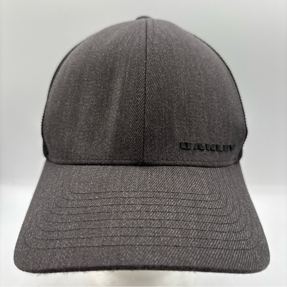 Oakley Indy Stretch Yupong Flexfit Men’s Black/Grey Large/X-Large Fitted Hat